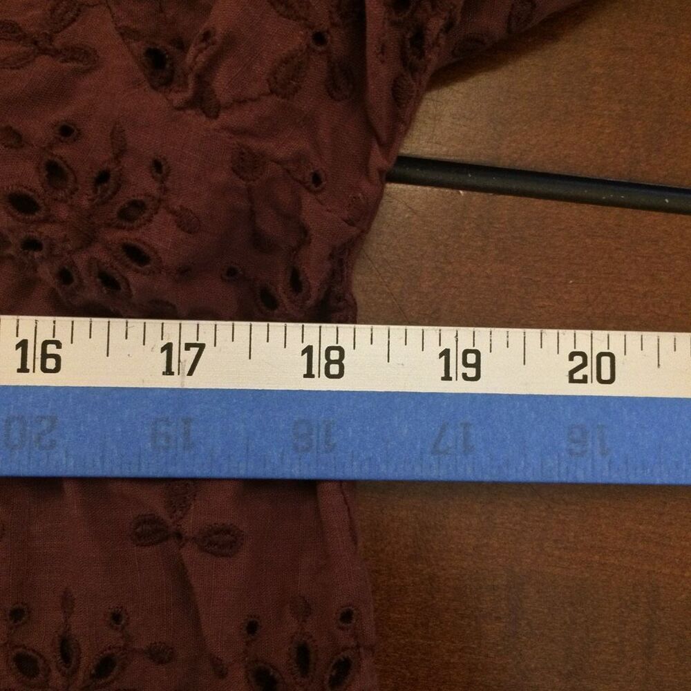Anthropologie eyelit blouse medium - Picture 3 of 9